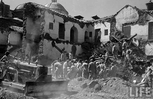 Earthquake damages in Cusco 1950 - Picture from the LIFE Magazine Earthquake damages in Cusco 1950 - Picture from the LIFE Magazine
