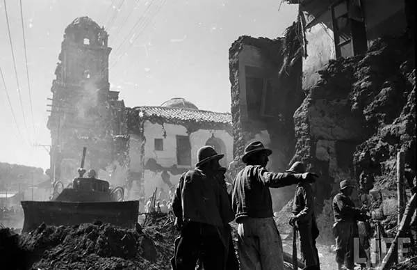 Earthquake damages in Cusco 1950 - Picture from the LIFE Magazine Earthquake damages in Cusco 1950 - Picture from the LIFE Magazine