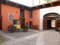 Patio Casa de las Trece Monedas, Lima