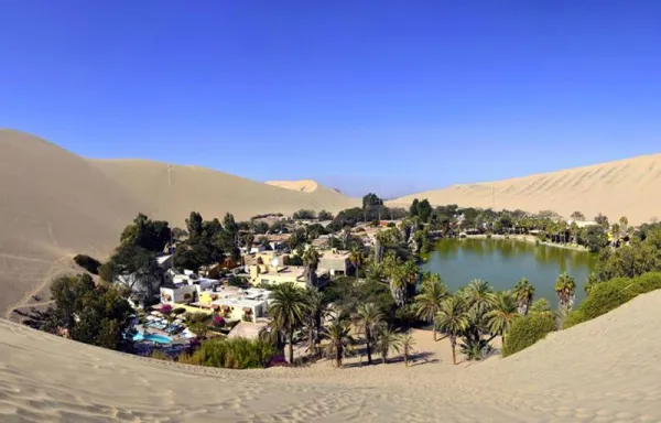 Desert oasis in Huacachina wows residents and visitors