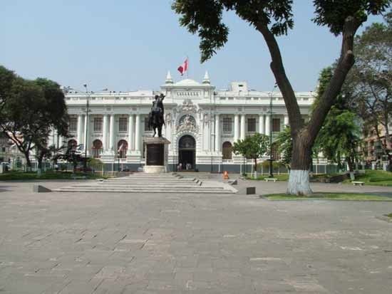 Bolivar Square